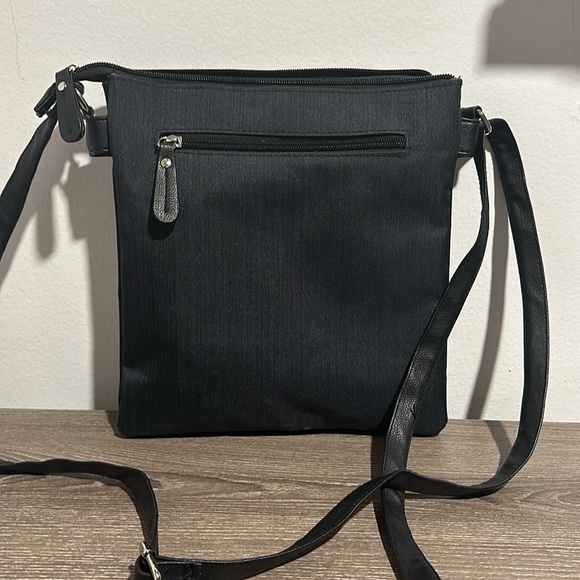Roots crossbody bag - Picture 3 of 7